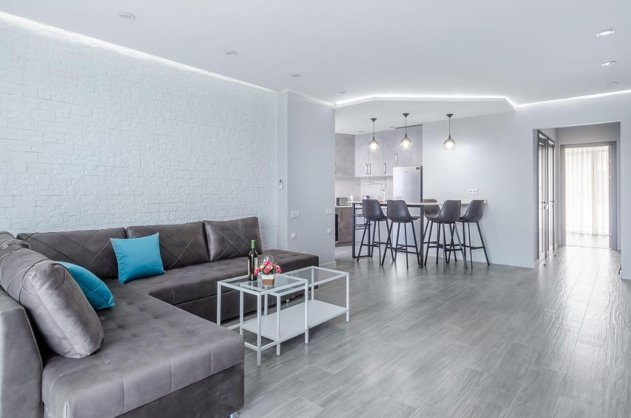 Green Line Apartment Mtsvane Kontskhi Bagian luar foto