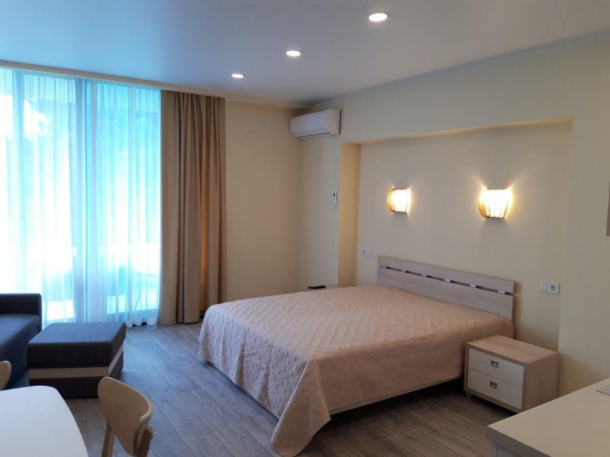 Green Line Apartment Mtsvane Kontskhi Bagian luar foto
