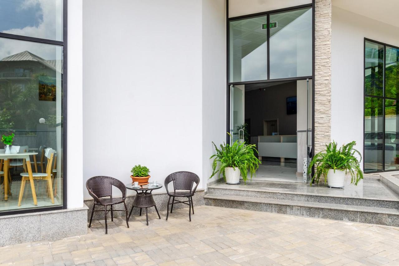 Green Line Apartment Mtsvane Kontskhi Bagian luar foto